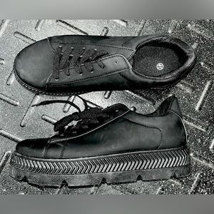 SALE🖤😍NEW MATTE BLACK PLATFORM SNEAKERS